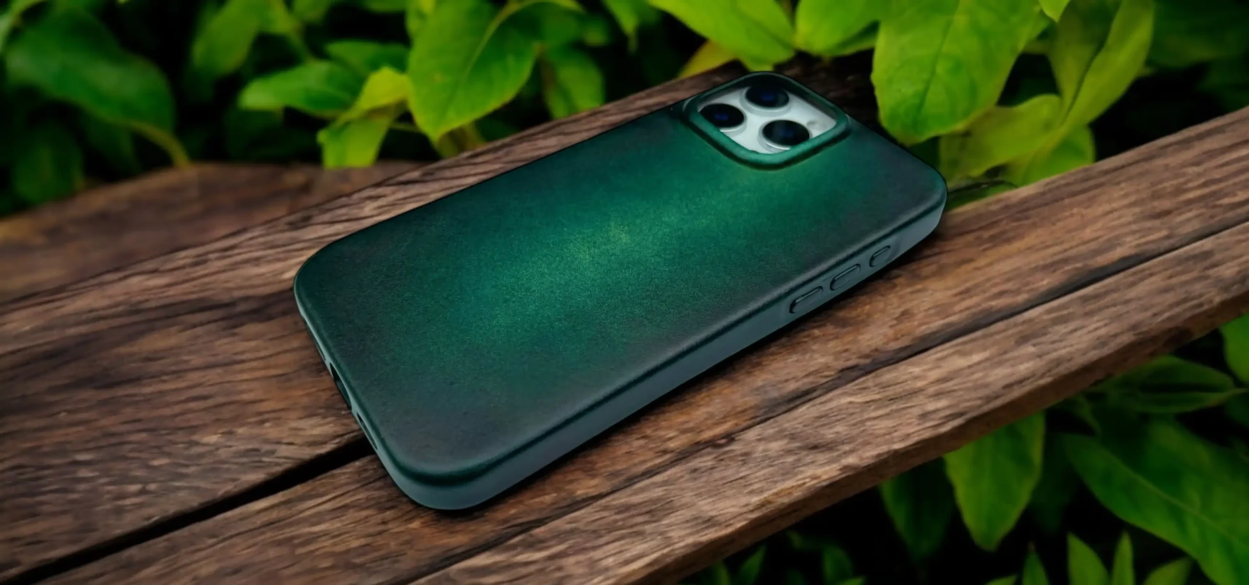 A premium handmade leather keychain – the perfect gift included with every BridleBlack iPhone leather case.